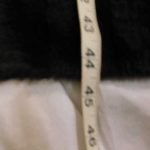 Faux Fur Lap Blanket - Picture 4 of 5